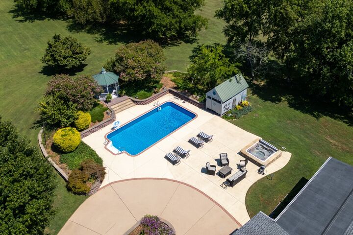 Property Photo:  344 Peach Valley Rd  TN 37066 