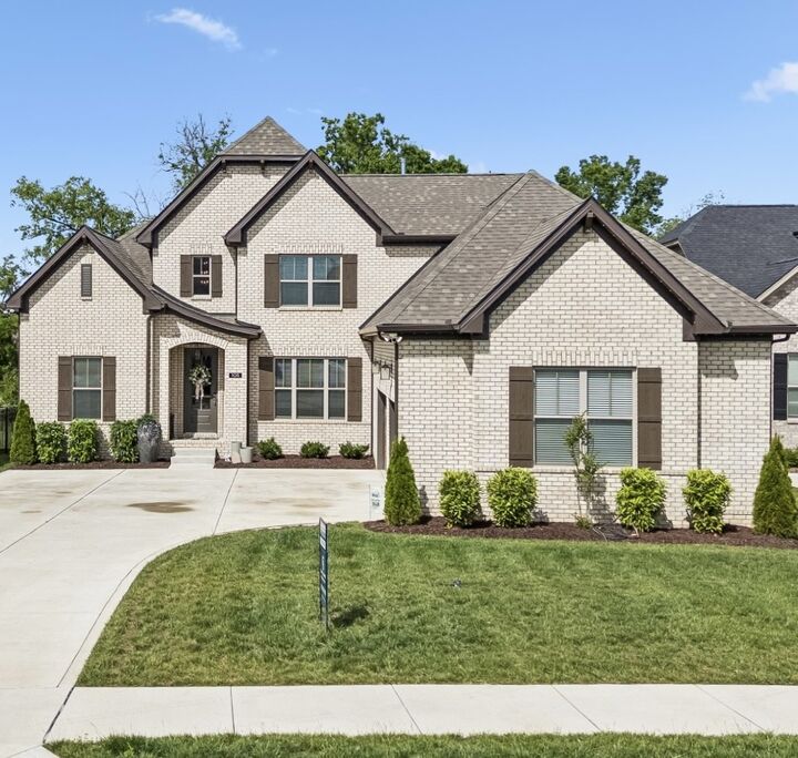 Property Photo:  105 Hayden Ln  TN 37066 