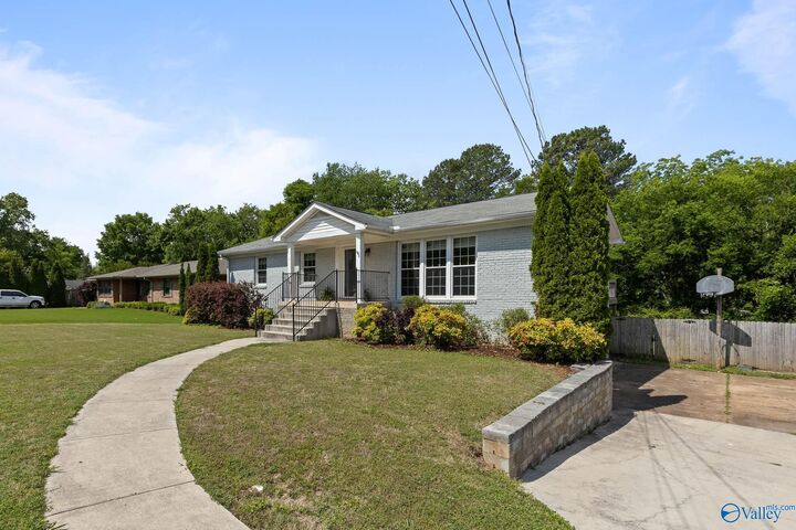Property Photo:  10008 Hickory Hill Lane  AL 35803 