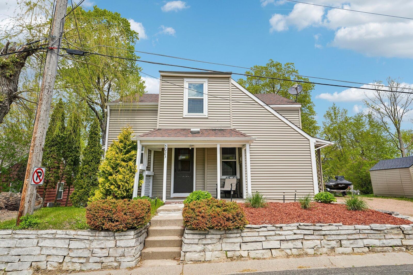 Property Photo:  5023 Edgewater Drive  MN 55364 