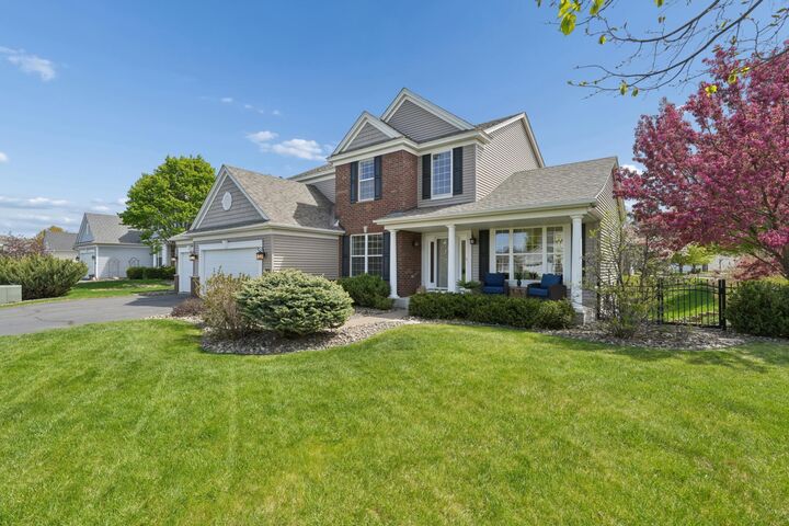 Property Photo:  2375 Golf View  MN 55129 