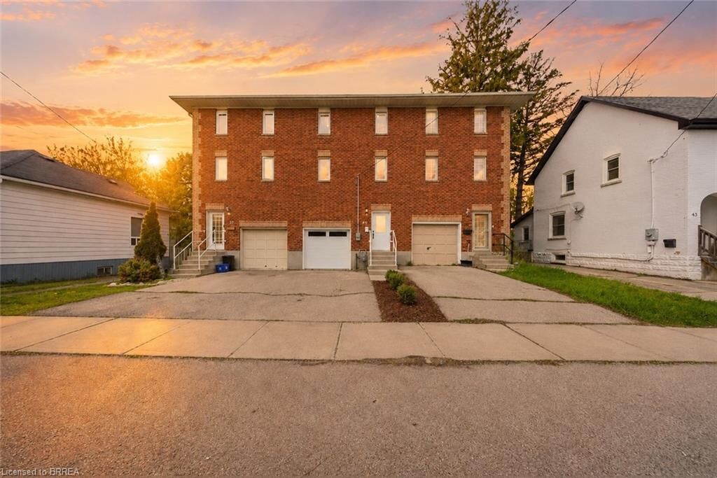 Property Photo:  47 Walnut Street  ON N3T 1H1 