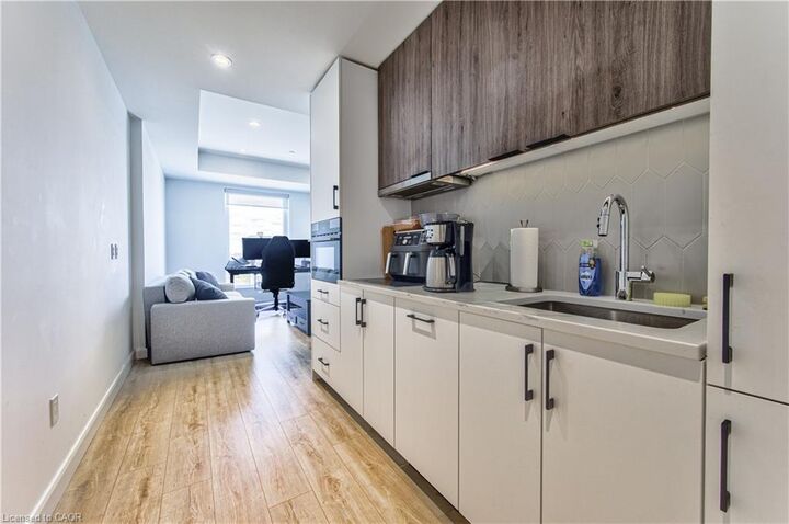 Property Photo:  741 King Street W 1504  ON N2G 1E5 