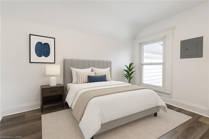 Property Photo:  198 Sherman Avenue N 2  ON L8L 6M9 