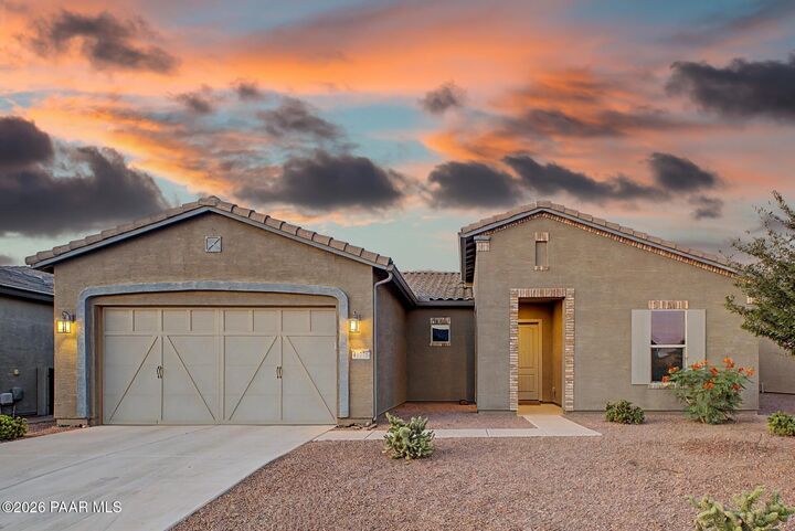 Property Photo:  41778 W Cactus Flower Drive  AZ 85138 