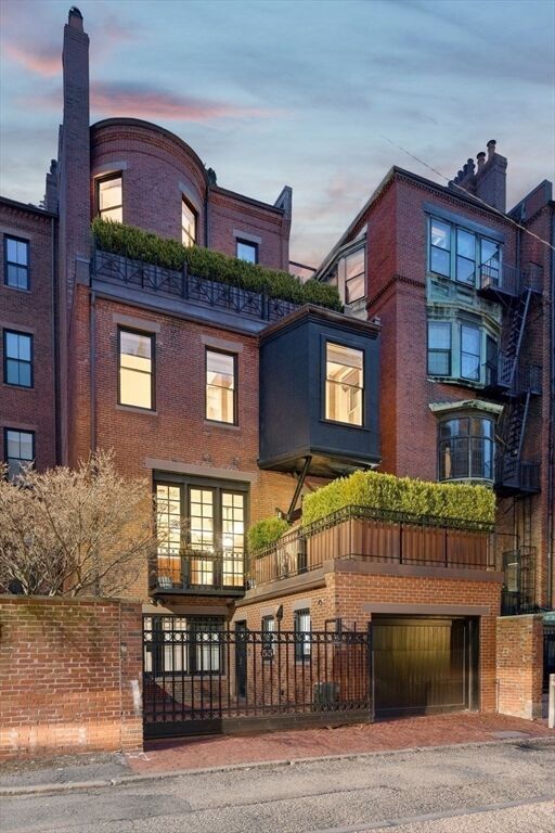 Property Photo:  55 Commonwealth Avenue  MA 02116 