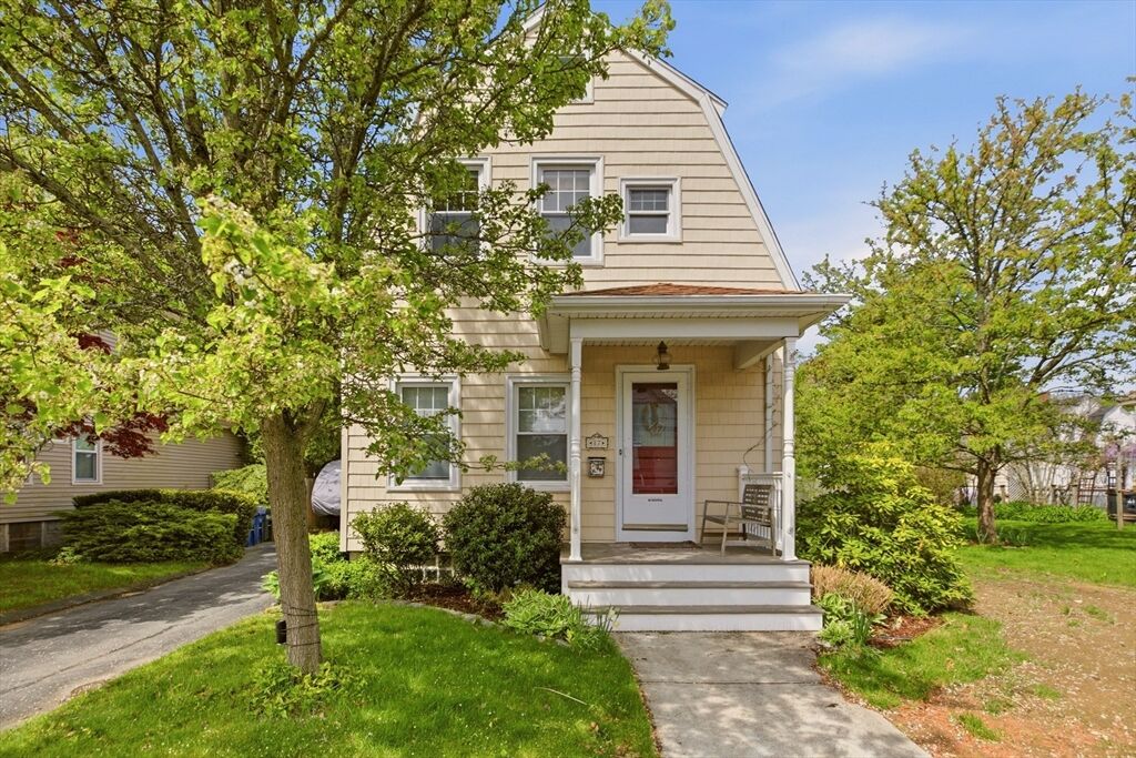 Property Photo:  17 Buttonwood St  MA 02740 