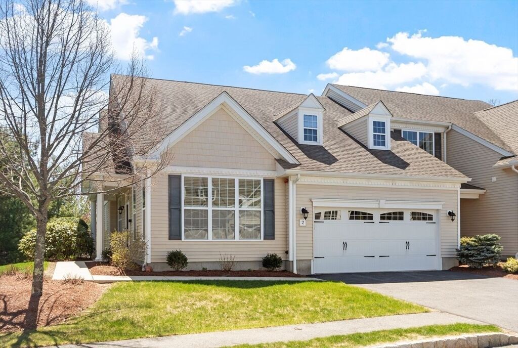 Property Photo:  2 Hopkins Cir 2  MA 01844 