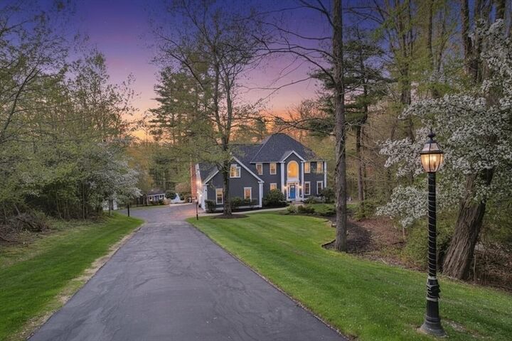 Property Photo:  4 Fieldstone Ct  MA 01519 