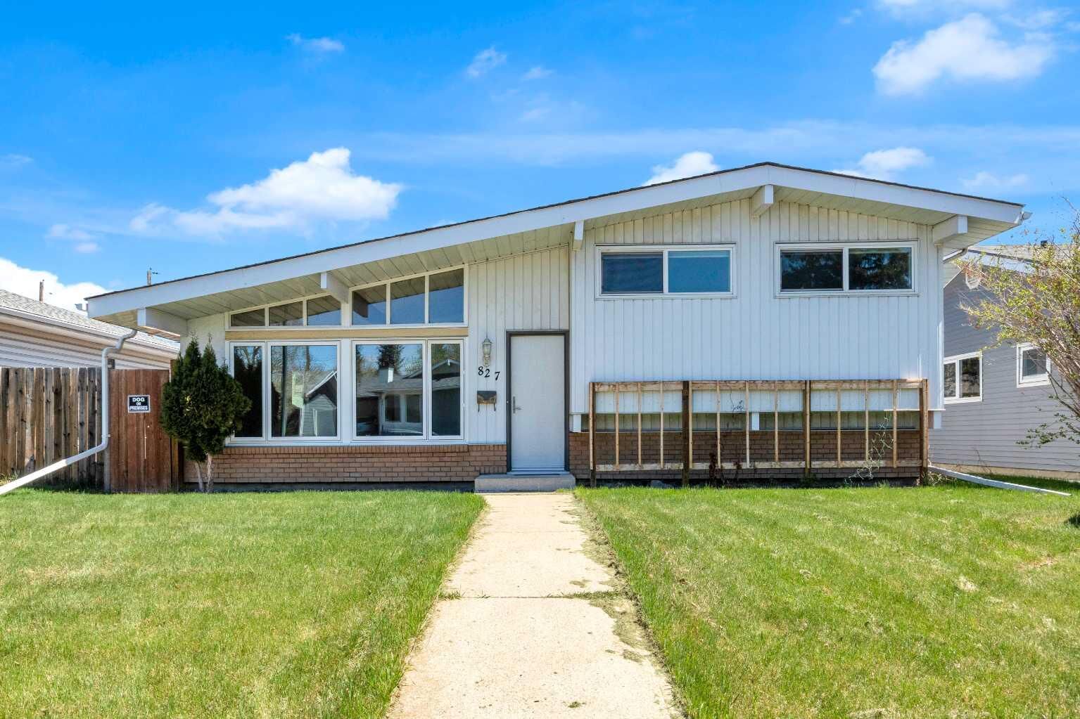 Property Photo:  827 Maplewood Crescent SE  AB T2J 1T3 
