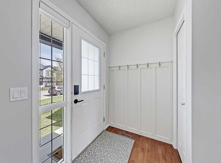 Property Photo:  558 Evermeadow Road SW  AB T2Y 4W9 