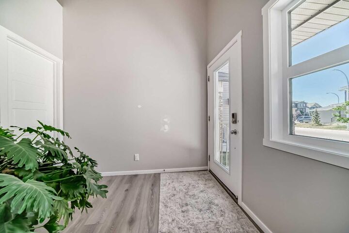 Property Photo:  17 Walgrove Manor SE  AB T2X 4C8 