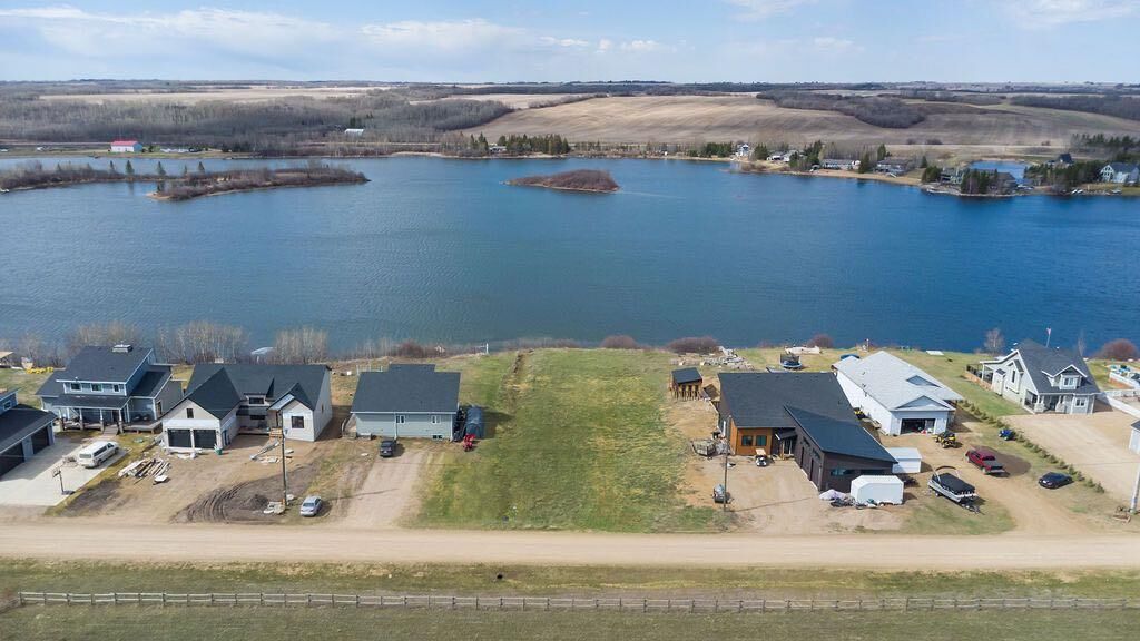 Property Photo:  116 Columbus St  SK S9V 1P4 