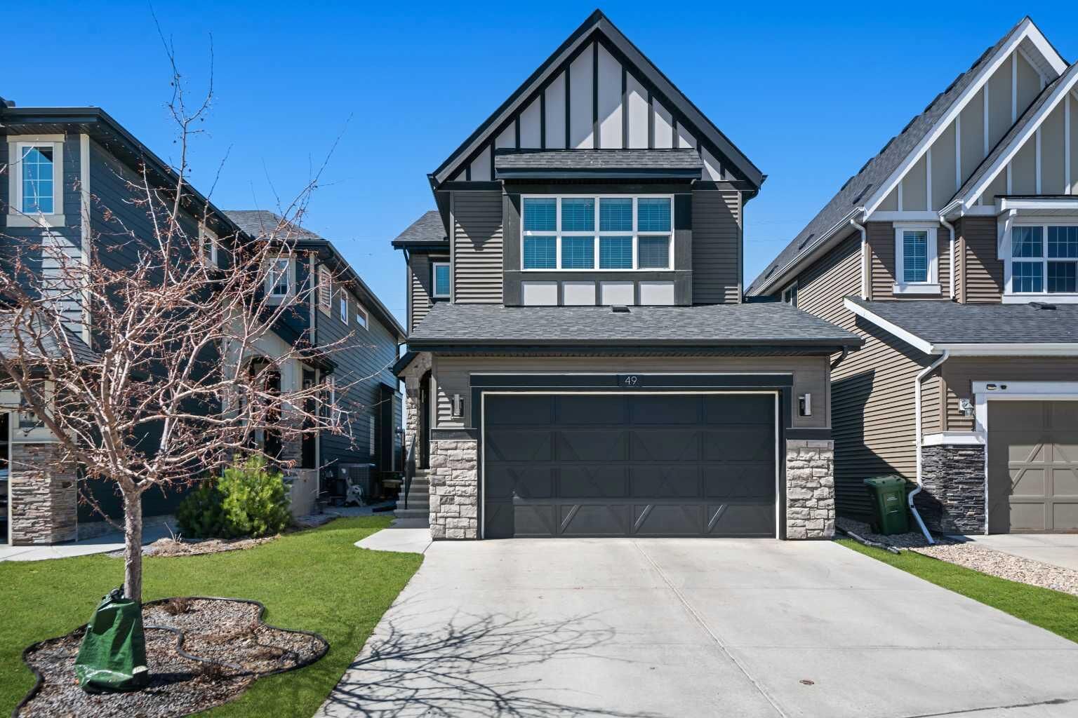 Property Photo:  49 Tuscany Ridge Circle NW  AB T3L 0E6 