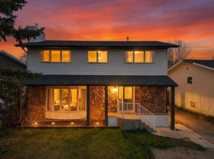 Property Photo:  10 Blackstone Avenue  AB T4L 1P8 