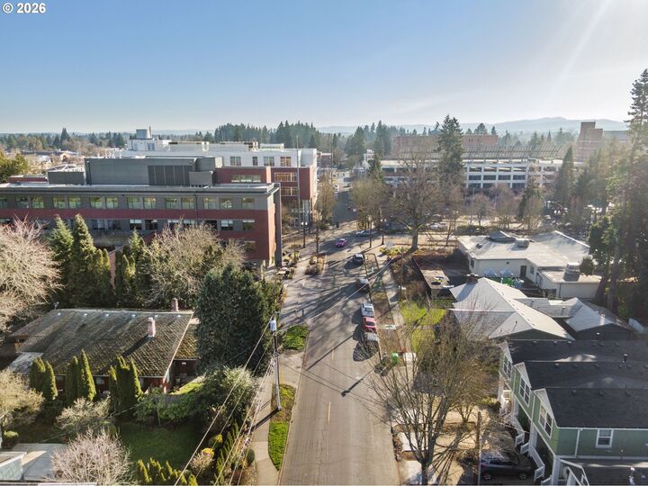 Property Photo:  115 SE 8th Ave  OR 97123 