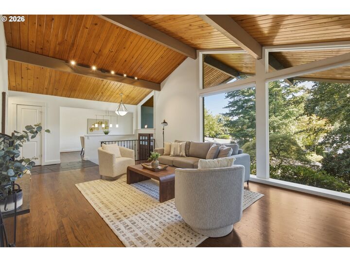 Property Photo: 6435 SW 90th Ave OR 97223
