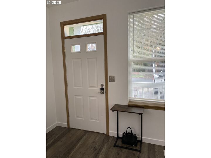 Property Photo:  129 SE 8th Ave  OR 97123 