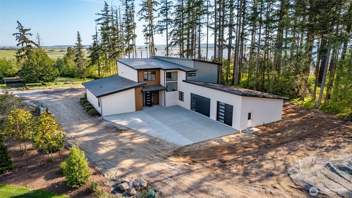 Property Photo: 12915 Waterview Lane WA 98273