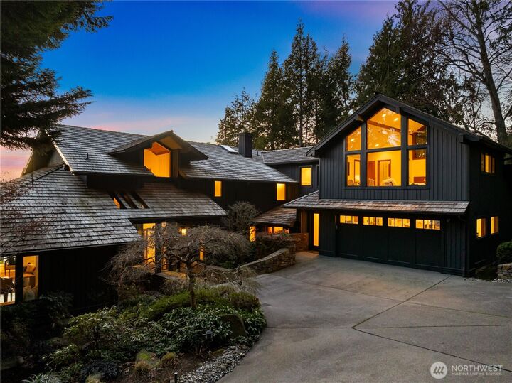 Property Photo:  18  Holly Lane  WA 98040 