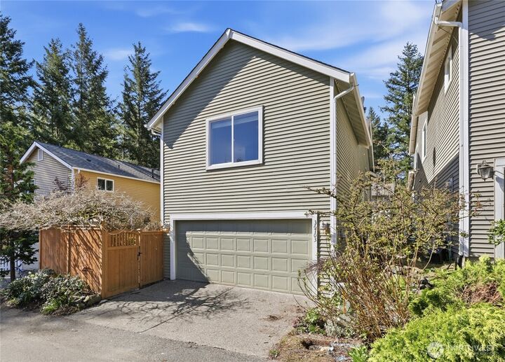 Property Photo:  36703 SE Gravenstein Court  WA 98065 