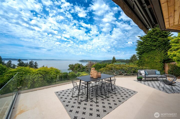 Property Photo:  2806 SW 167 Park  WA 98166 