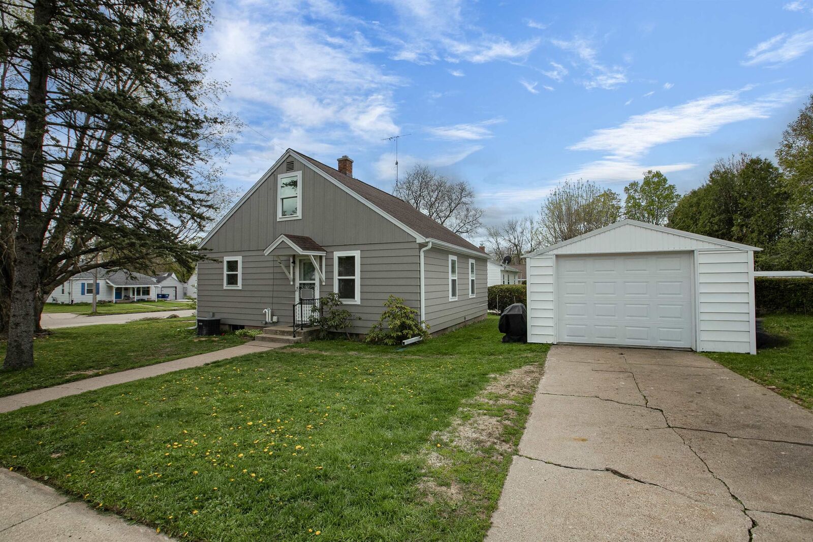 Property Photo:  161 Garfield Avenue  WI 54929 