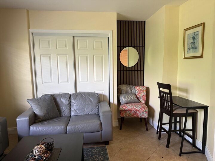 Property Photo: 803 NE 2nd Avenue FL 33444