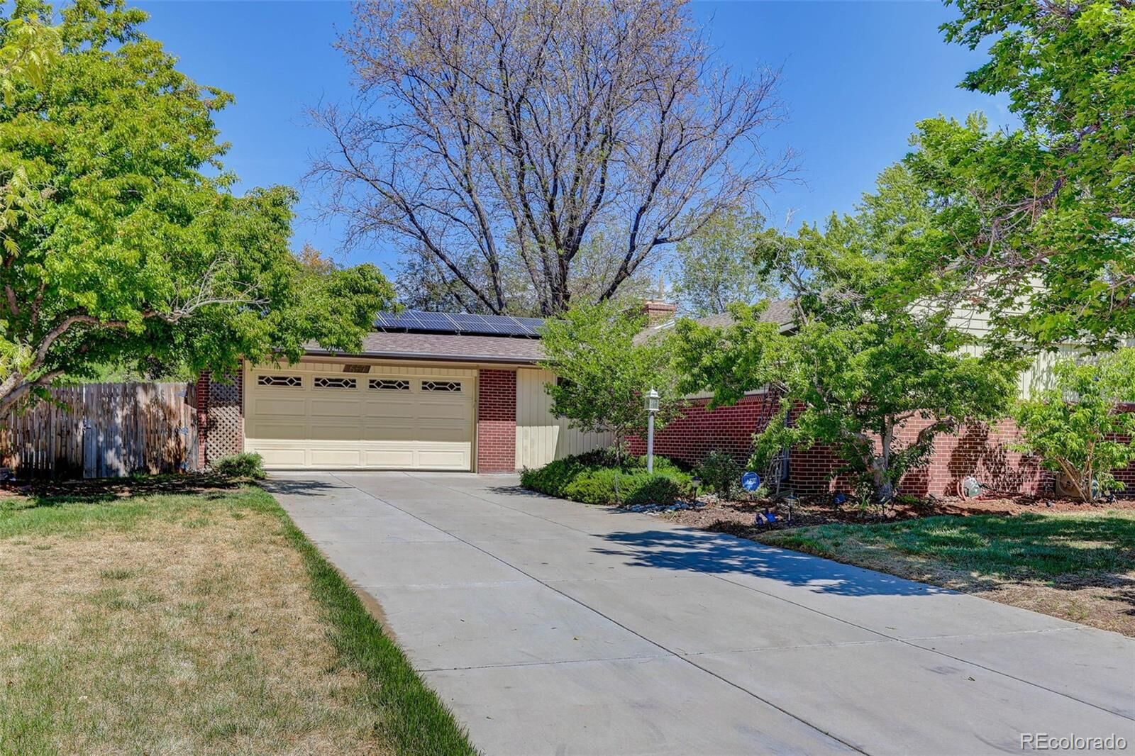 Property Photo:  657 S Pontiac Way  CO 80224 