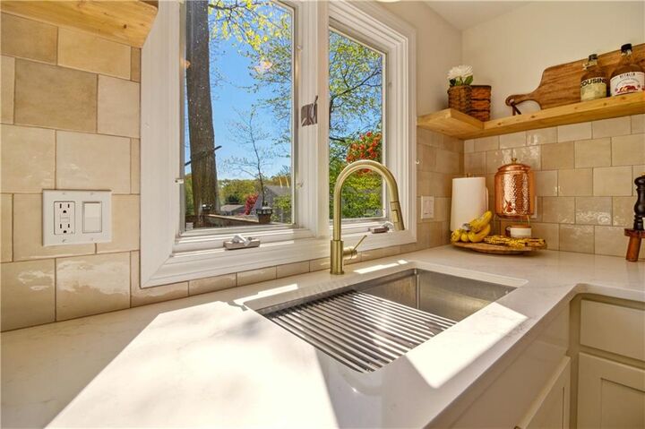 Property Photo:  8 Monterey Drive  RI 02809 