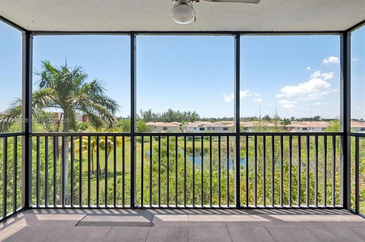 Property Photo:  900 NE 195th St 414  FL 33179 