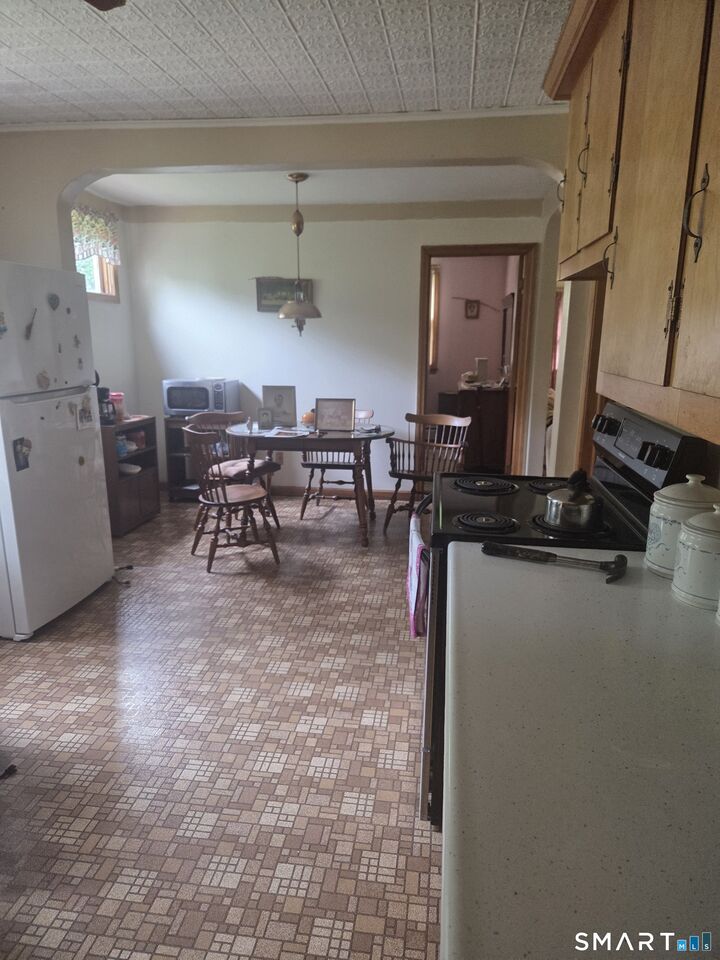 Property Photo:  8 Roosevelt Avenue  CT 06786 