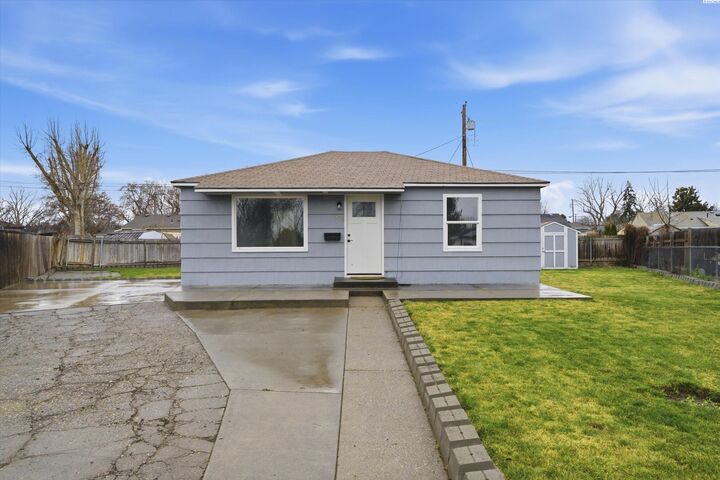 Property Photo: 508 S Zillah St WA 99336