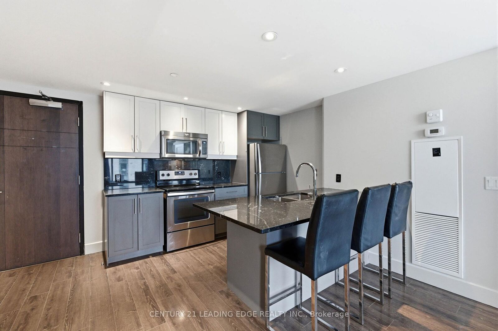 Property Photo:  330 Phillip Street C533  ON N2L 3W9 