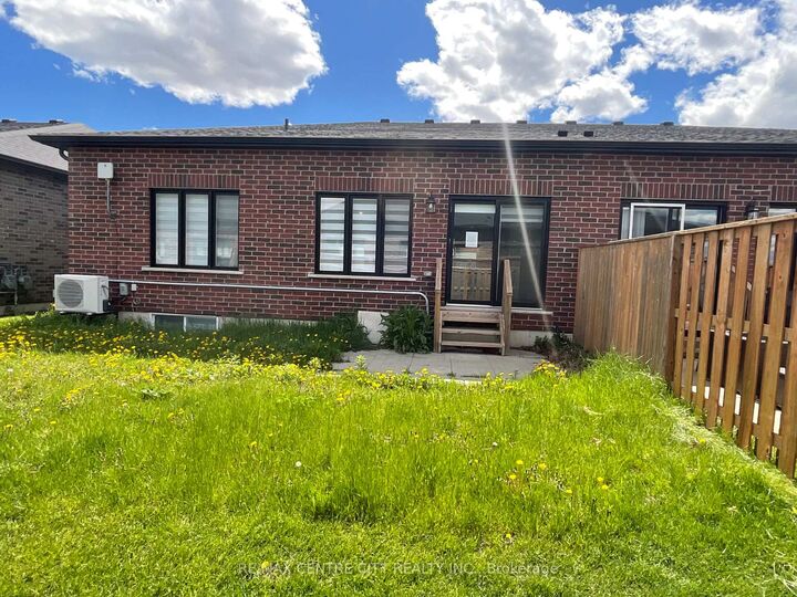 Property Photo: 39 Waterthrush Lane ON N3Y 0E9