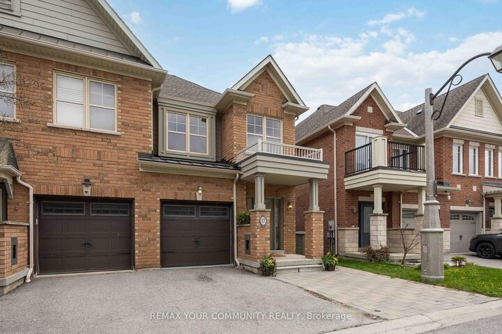 Property Photo: 17 Latitude Lane ON L4A 0T1