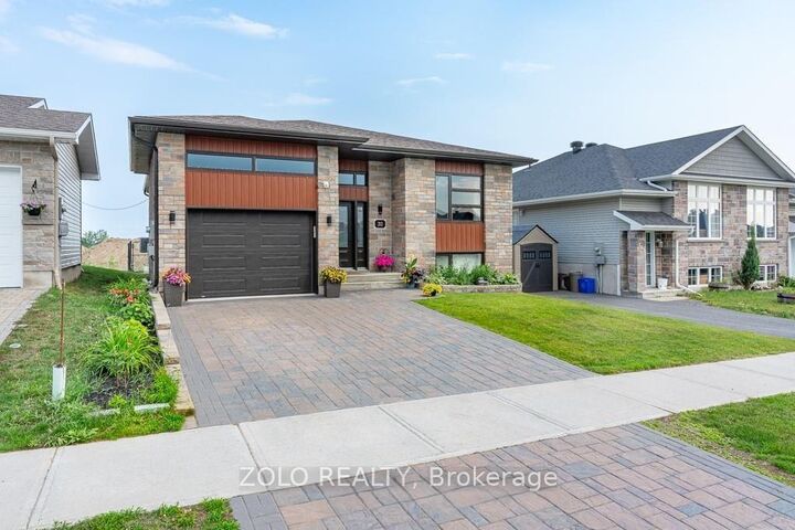 Property Photo: 212 Bellwood Drive ON K6H 0G9