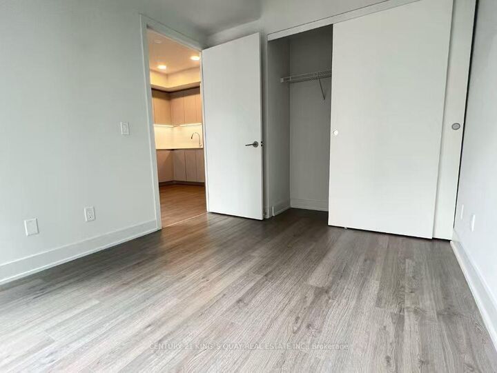 Property Photo: 8 Cumberland Street 1505 ON M4W 0B6