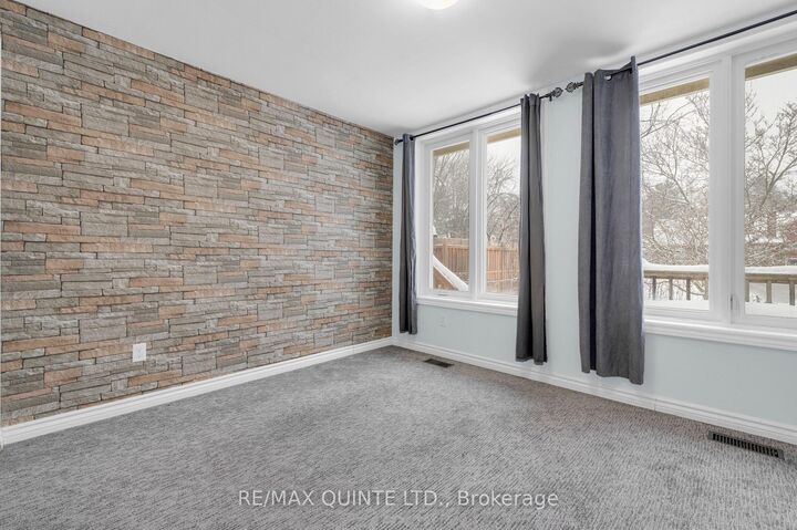 Property Photo: 185 Foster Avenue ON K8N 3P8