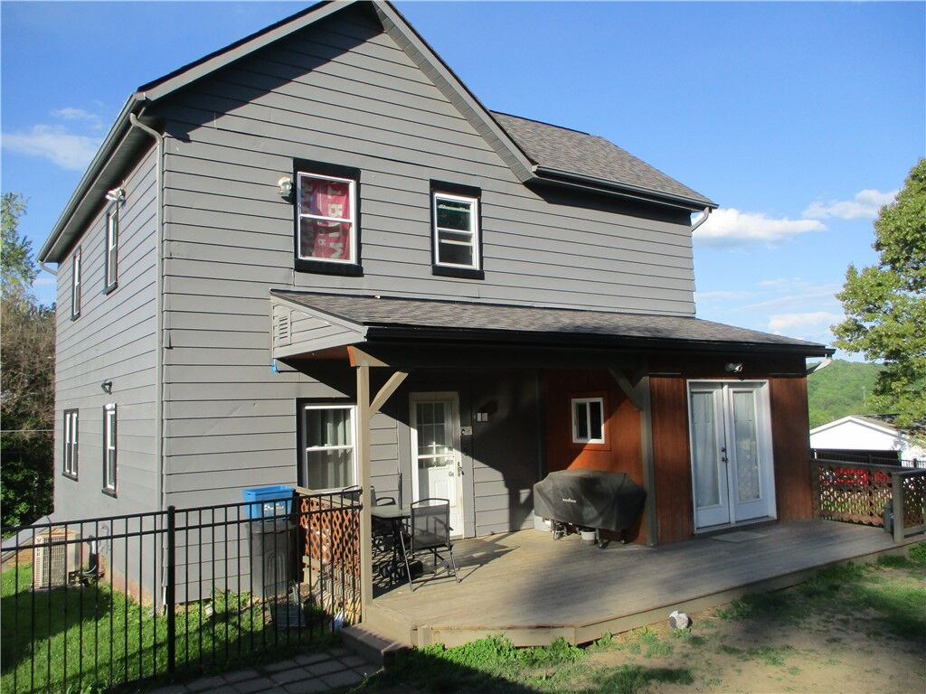 Property Photo: 293 Hillcrest Dr PA 15419