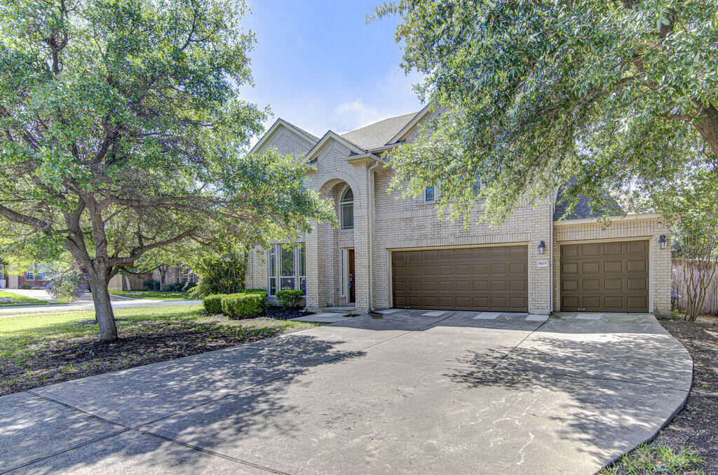 Property Photo:  903 Fork Ridge Path  TX 78665 