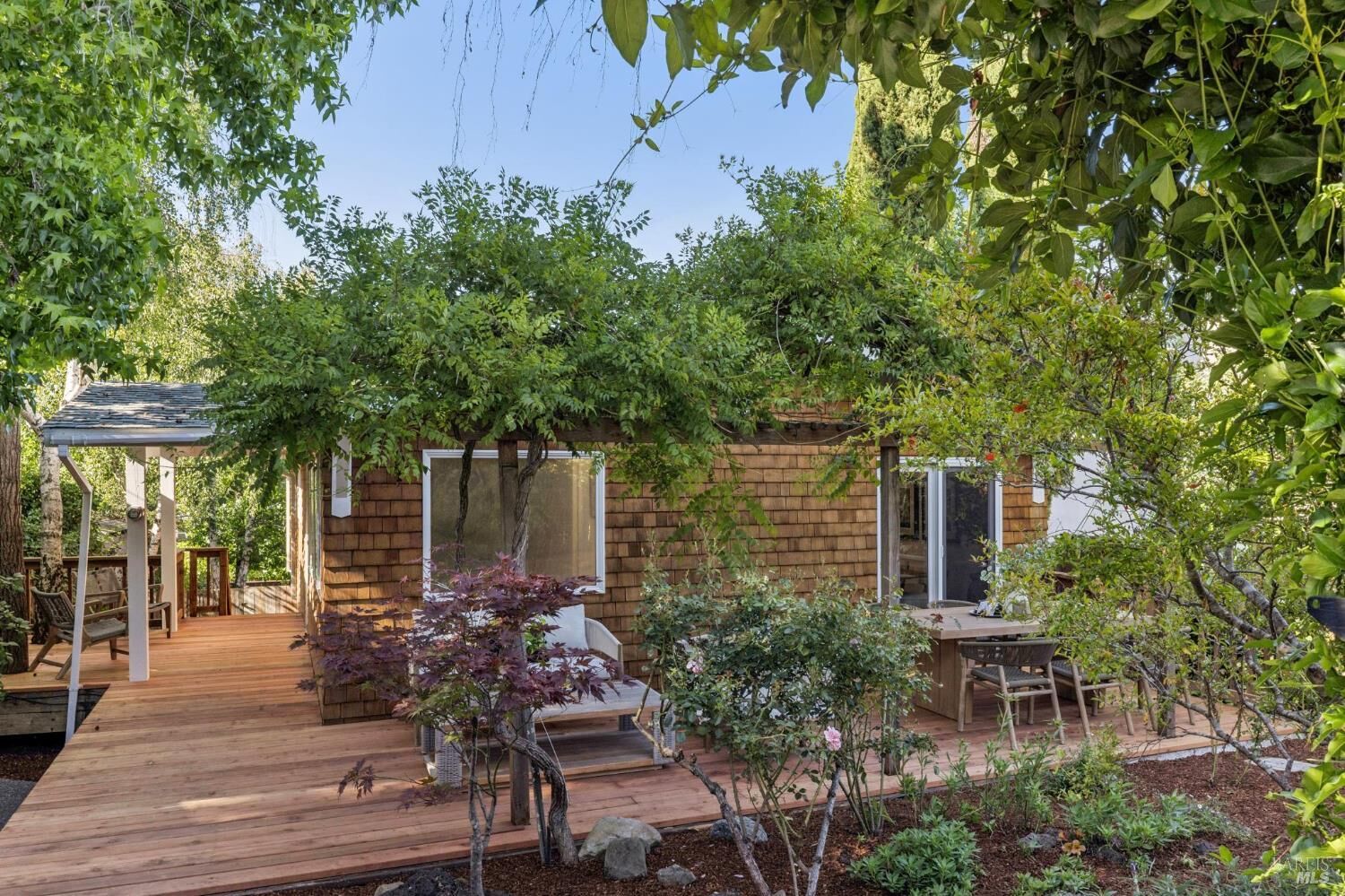 Property Photo:  514 Manzanita Avenue  CA 94925 