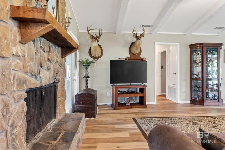 Property Photo: 9073 Howells Ferry Road AL 36575