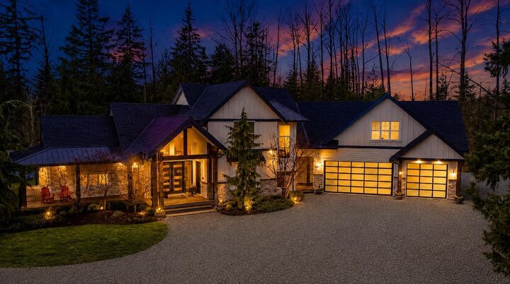 Property Photo: 26979 58 Avenue BC V4W 1V6