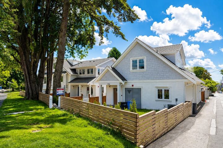 972 Park Drive — photo 1
