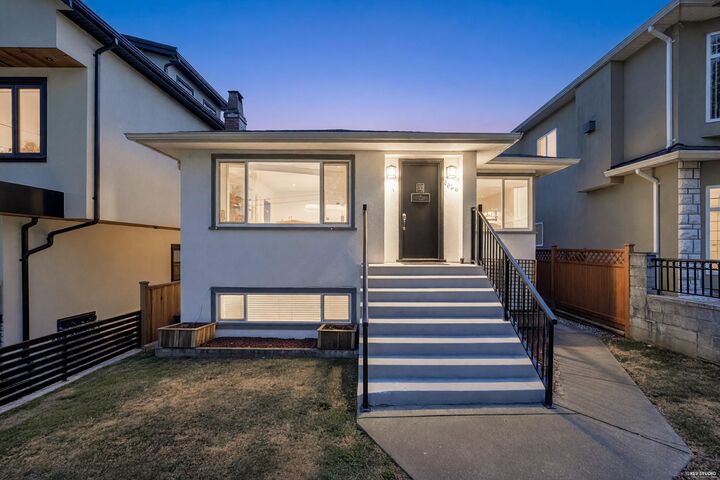1036 Nootka Street — photo 1