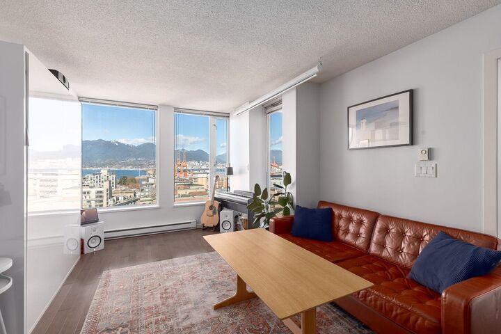 Property Photo:  550 Taylor Street 1905  BC V6B 1R1 