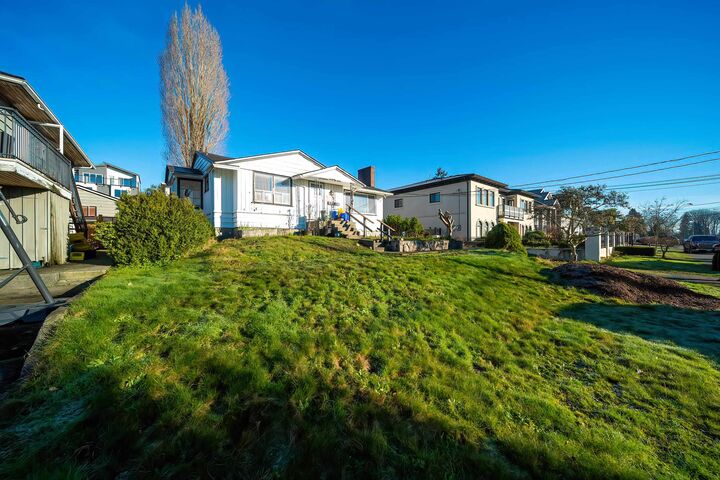 Property Photo: 915 Walls Avenue BC V3K 2T2