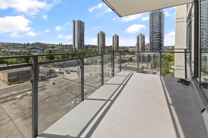 Property Photo: 2085 Skyline Court 607 BC V5C 0M6