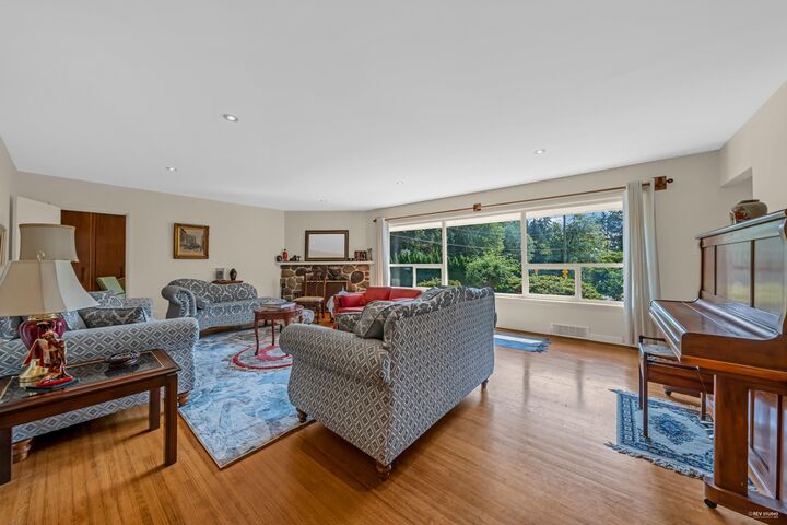 Property Photo: 410 Hadden Drive BC V7S 1E9